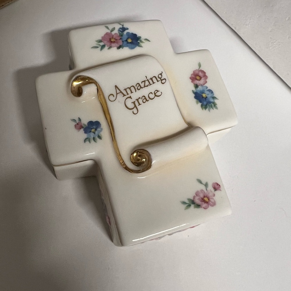 Musical trinket box by the Franklin mint